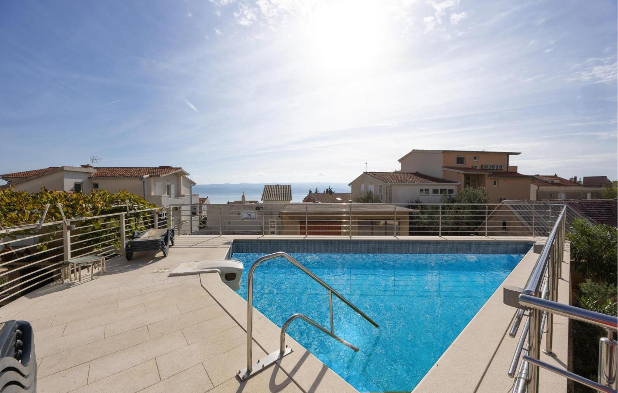Apartment 2 Bedroom Awesome In *